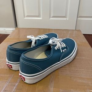 Vans Authentic Sneakers in Cosair Blue (size 6.5M / 8W)